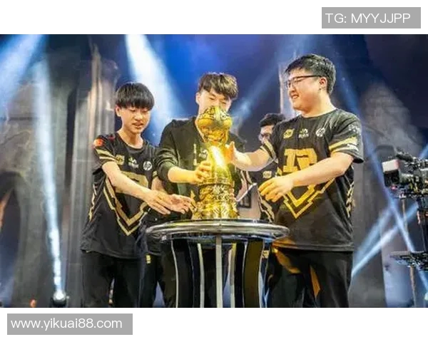 RNG战队的荣耀与挑战：从奋斗到巅峰的精彩历程回顾